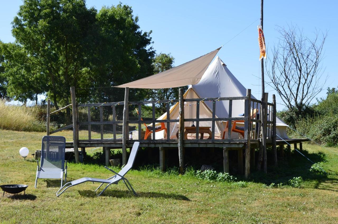 Camping La Petite Houmee Curzay-sur-Vonne Exterior photo