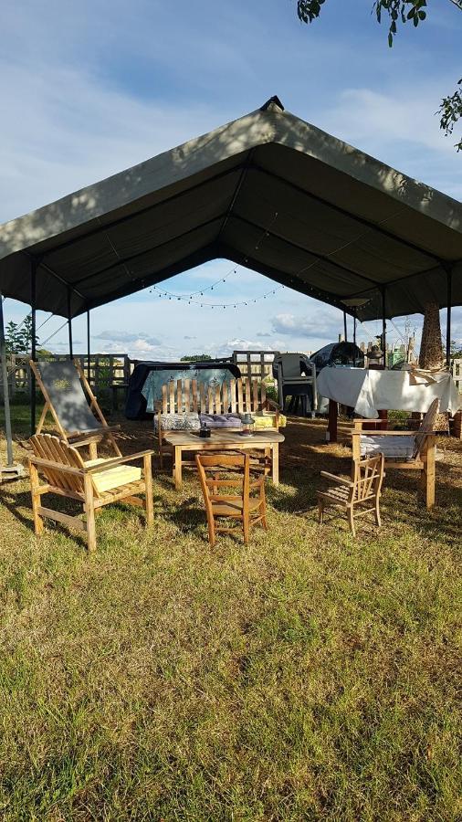 Camping La Petite Houmee Curzay-sur-Vonne Exterior photo